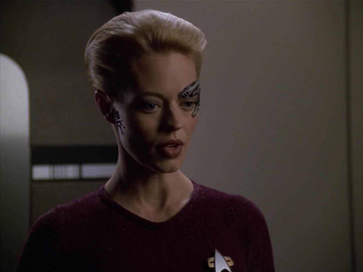 ariane179254_StarTrekVoyager_5x15_5x16_DarkFrontier_2697.jpg