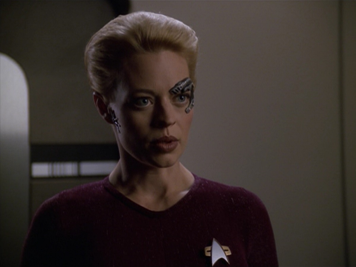 ariane179254_StarTrekVoyager_5x15_5x16_DarkFrontier_2704.jpg