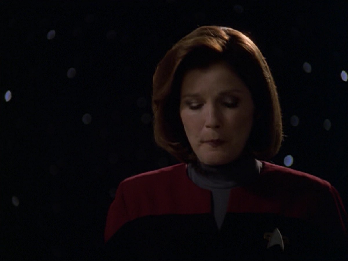 ariane179254_StarTrekVoyager_5x15_5x16_DarkFrontier_2707.jpg