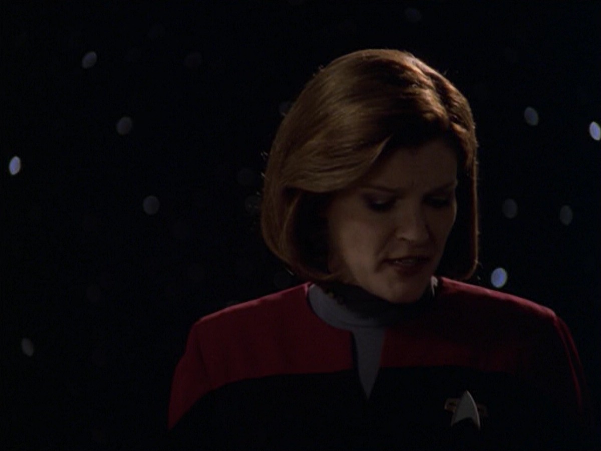 ariane179254_StarTrekVoyager_5x15_5x16_DarkFrontier_2708.jpg