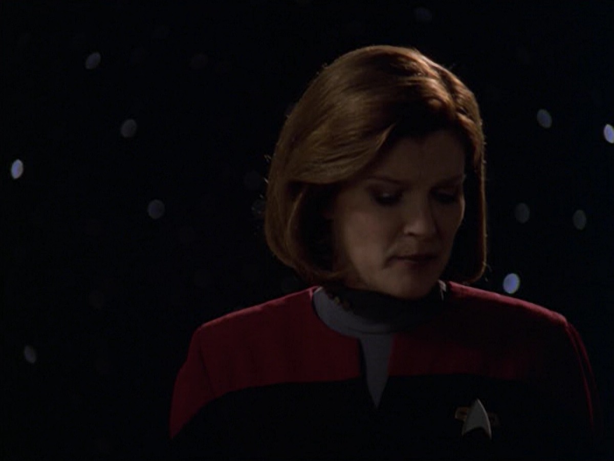 ariane179254_StarTrekVoyager_5x15_5x16_DarkFrontier_2709.jpg