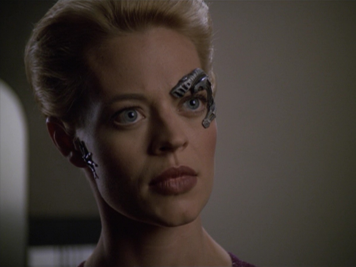 ariane179254_StarTrekVoyager_5x15_5x16_DarkFrontier_2717.jpg