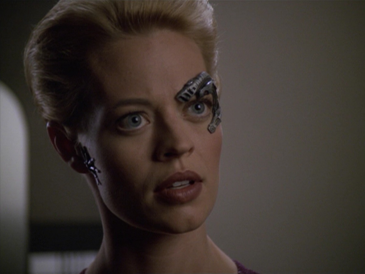 ariane179254_StarTrekVoyager_5x15_5x16_DarkFrontier_2719.jpg