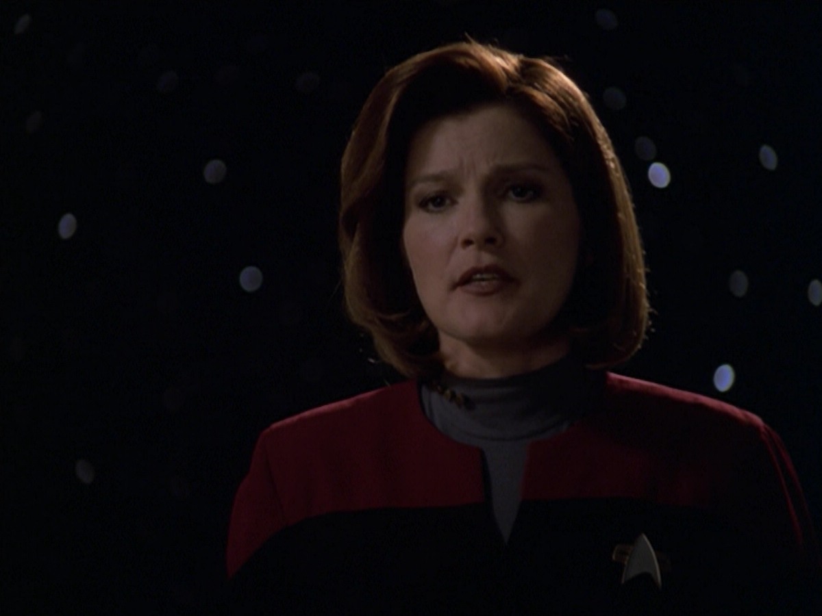 ariane179254_StarTrekVoyager_5x15_5x16_DarkFrontier_2720.jpg