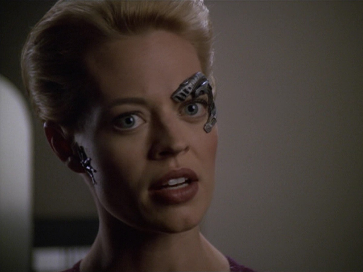 ariane179254_StarTrekVoyager_5x15_5x16_DarkFrontier_2732.jpg