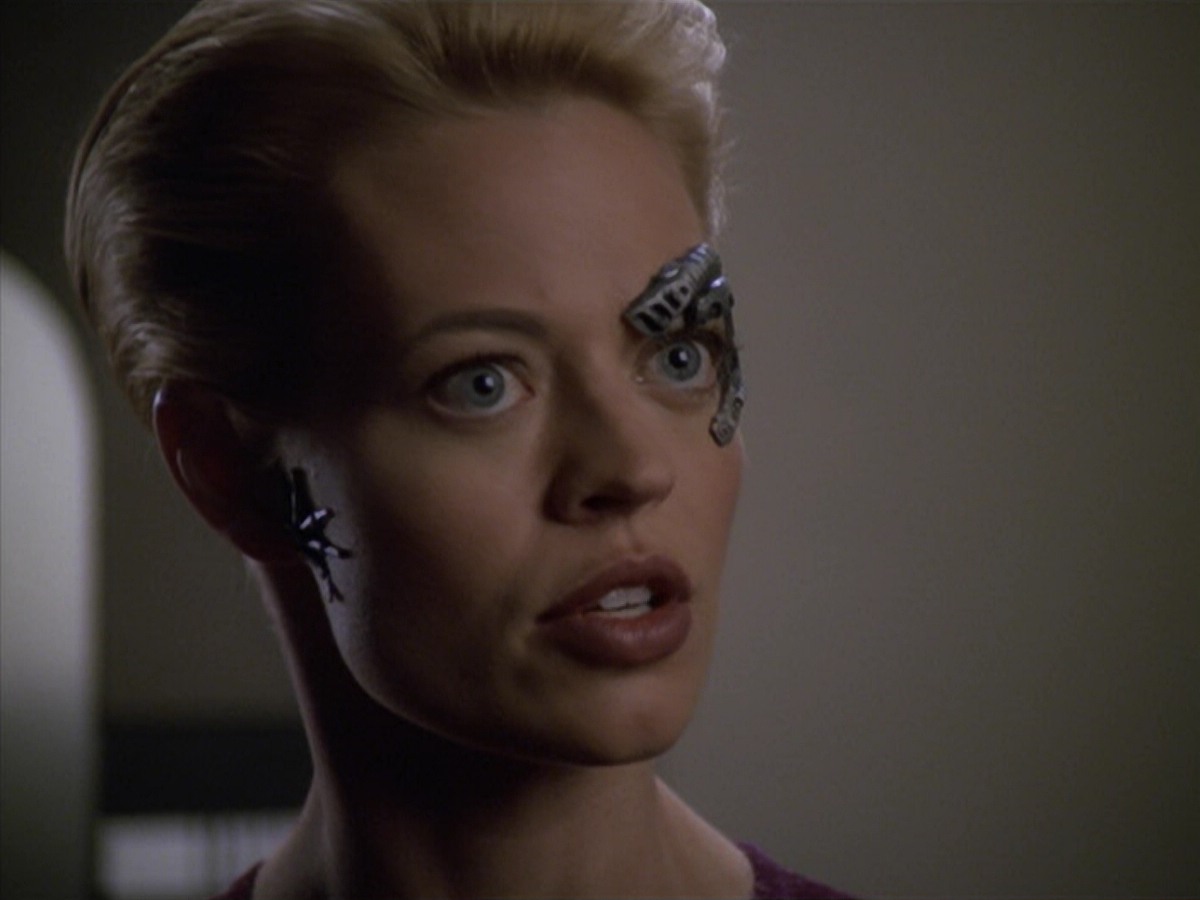 ariane179254_StarTrekVoyager_5x15_5x16_DarkFrontier_2735.jpg