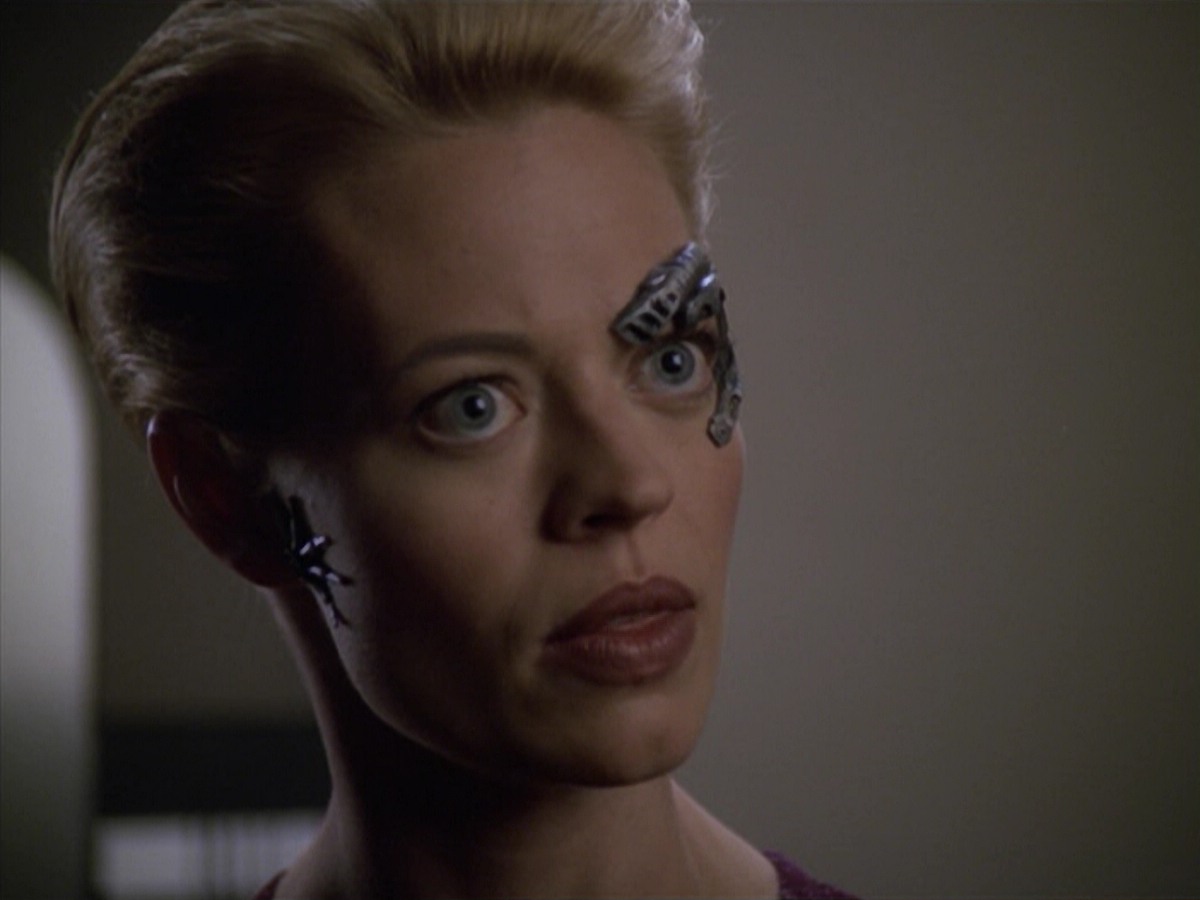 ariane179254_StarTrekVoyager_5x15_5x16_DarkFrontier_2740.jpg