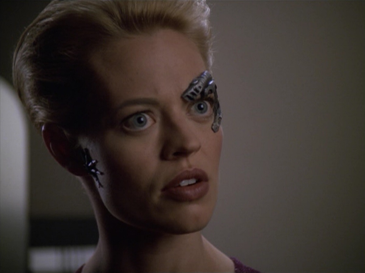 ariane179254_StarTrekVoyager_5x15_5x16_DarkFrontier_2746.jpg