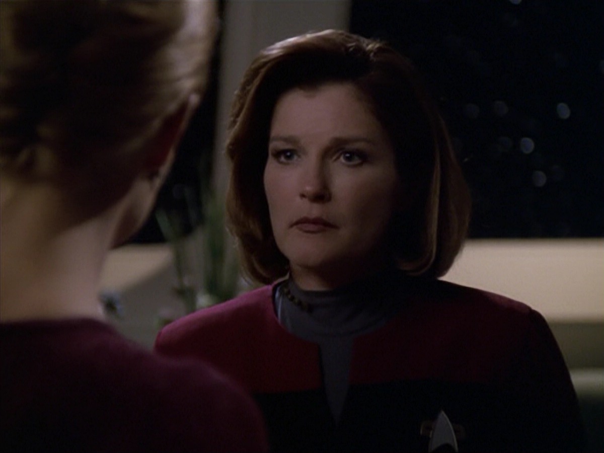 ariane179254_StarTrekVoyager_5x15_5x16_DarkFrontier_2765.jpg