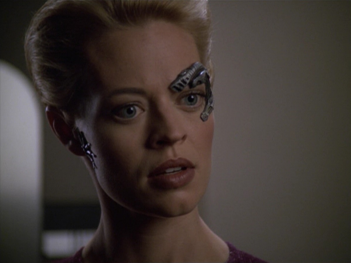ariane179254_StarTrekVoyager_5x15_5x16_DarkFrontier_2784.jpg