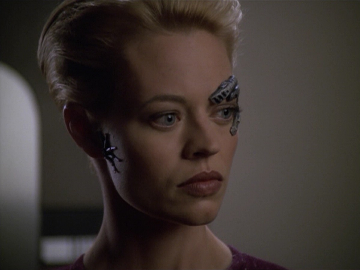 ariane179254_StarTrekVoyager_5x15_5x16_DarkFrontier_2789.jpg