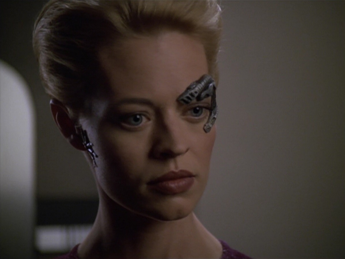 ariane179254_StarTrekVoyager_5x15_5x16_DarkFrontier_2793.jpg