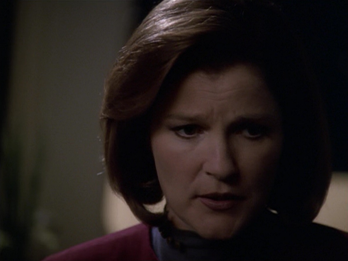 ariane179254_StarTrekVoyager_5x15_5x16_DarkFrontier_2797.jpg