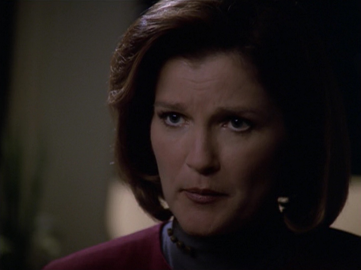 ariane179254_StarTrekVoyager_5x15_5x16_DarkFrontier_2799.jpg