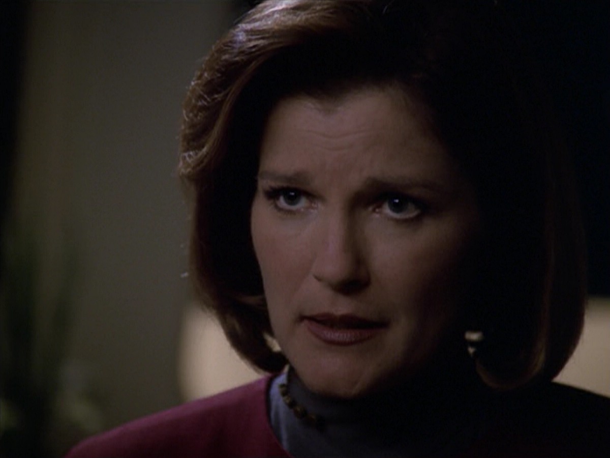 ariane179254_StarTrekVoyager_5x15_5x16_DarkFrontier_2801.jpg
