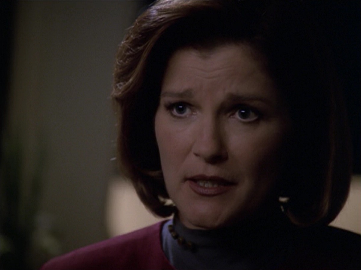 ariane179254_StarTrekVoyager_5x15_5x16_DarkFrontier_2804.jpg