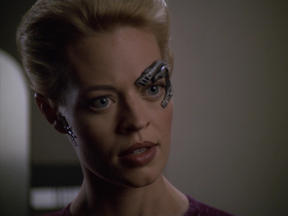 ariane179254_StarTrekVoyager_5x15_5x16_DarkFrontier_2818.jpg