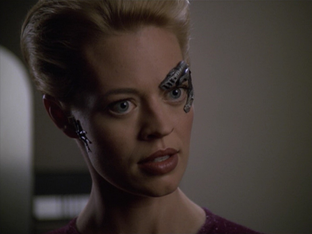 ariane179254_StarTrekVoyager_5x15_5x16_DarkFrontier_2825.jpg