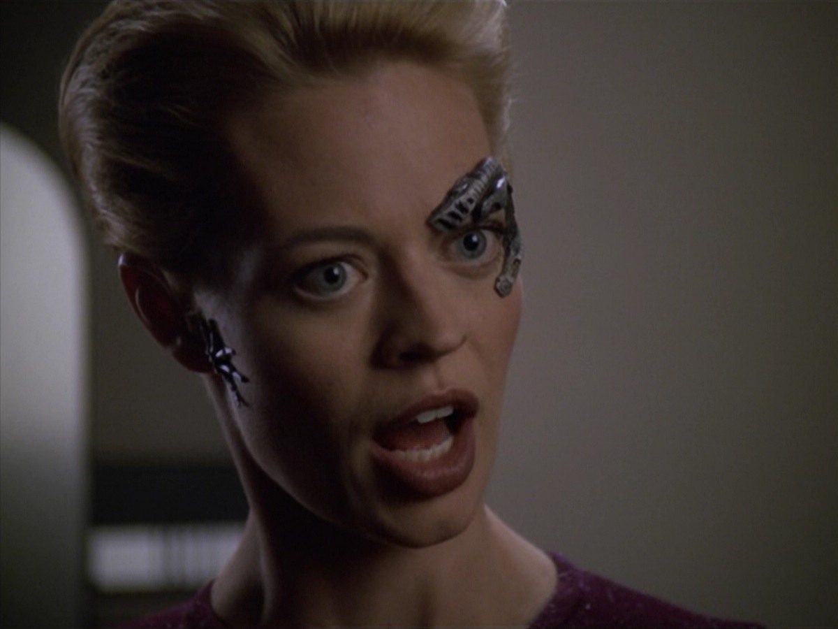ariane179254_StarTrekVoyager_5x15_5x16_DarkFrontier_2826.jpg