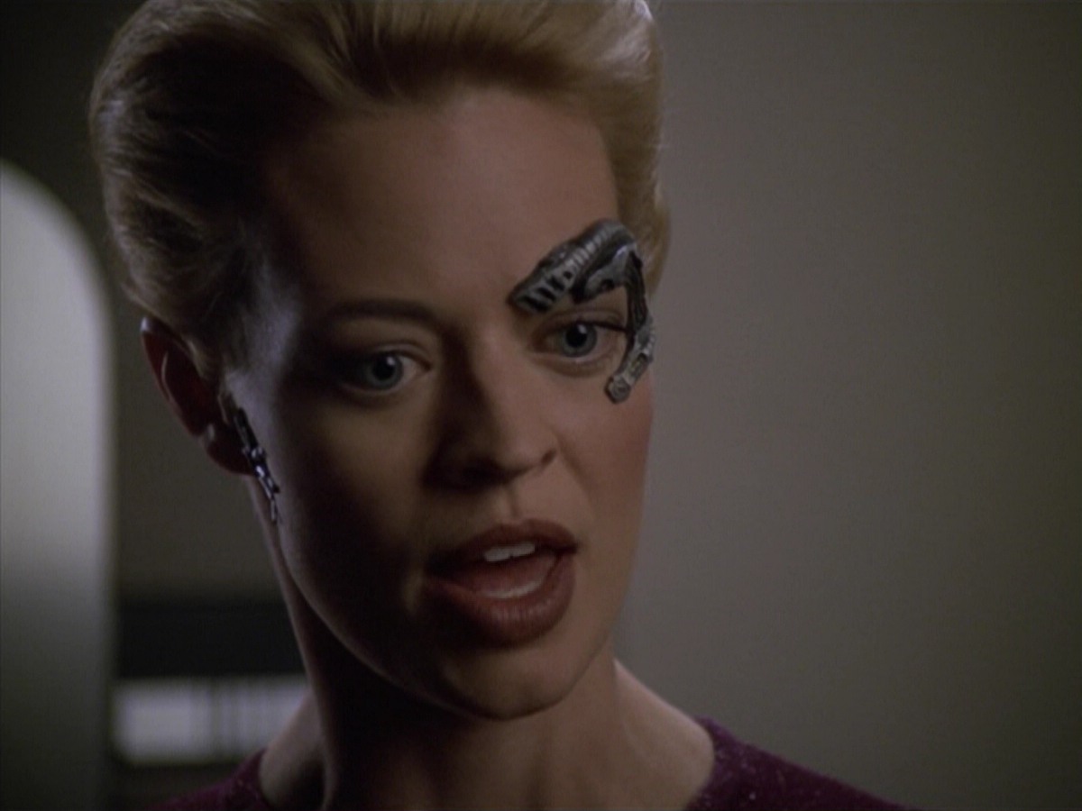 ariane179254_StarTrekVoyager_5x15_5x16_DarkFrontier_2828.jpg