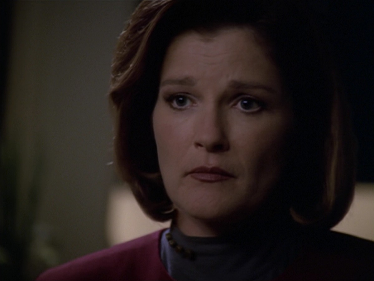 ariane179254_StarTrekVoyager_5x15_5x16_DarkFrontier_2835.jpg