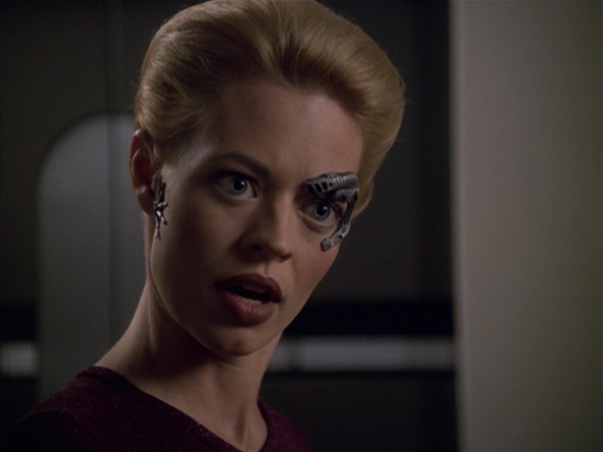 ariane179254_StarTrekVoyager_5x15_5x16_DarkFrontier_2877.jpg
