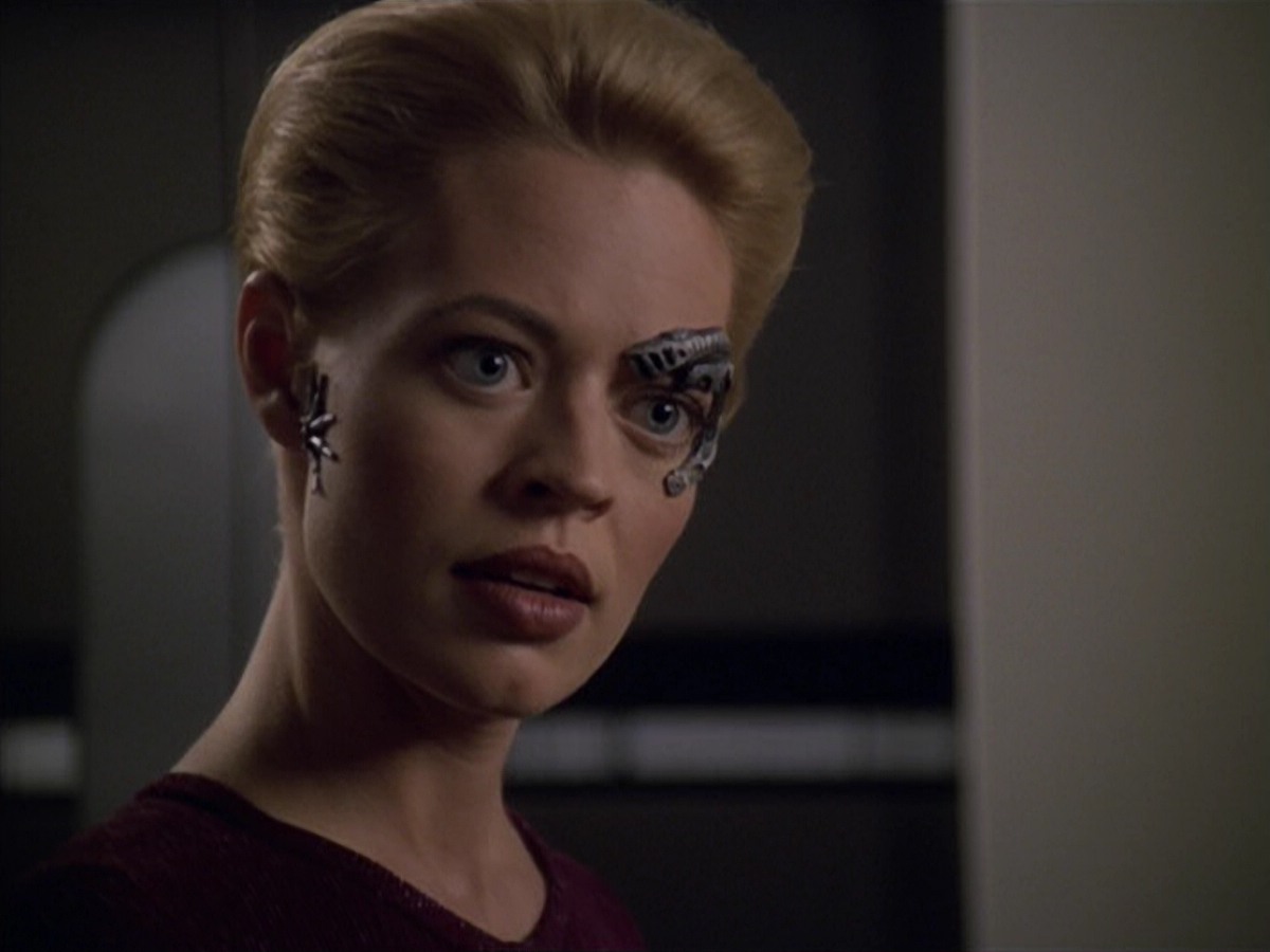ariane179254_StarTrekVoyager_5x15_5x16_DarkFrontier_2879.jpg