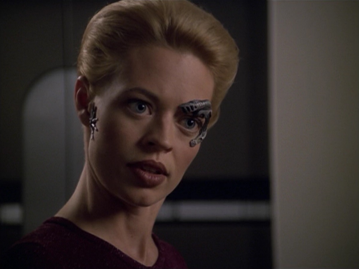ariane179254_StarTrekVoyager_5x15_5x16_DarkFrontier_2882.jpg