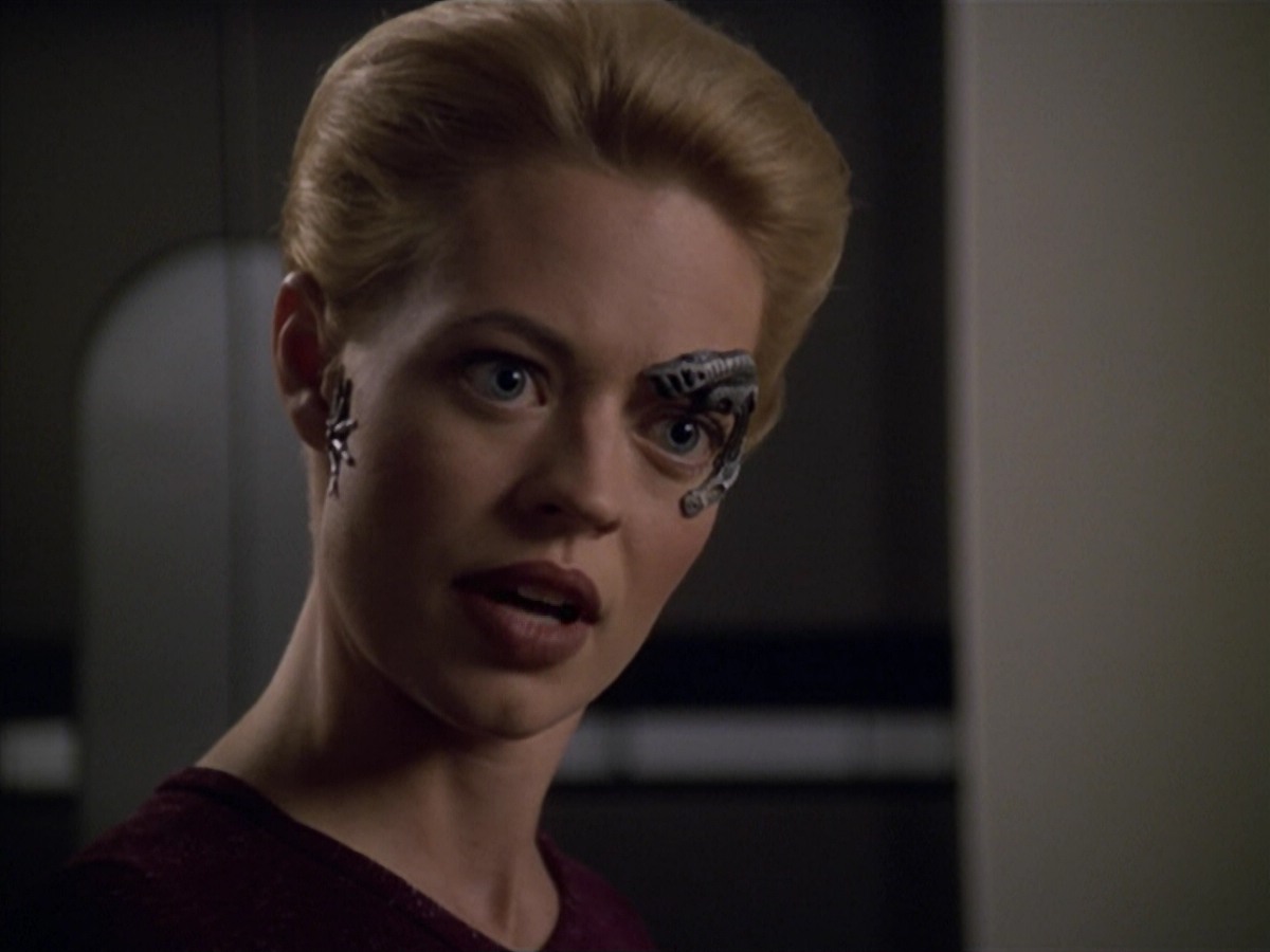 ariane179254_StarTrekVoyager_5x15_5x16_DarkFrontier_2890.jpg