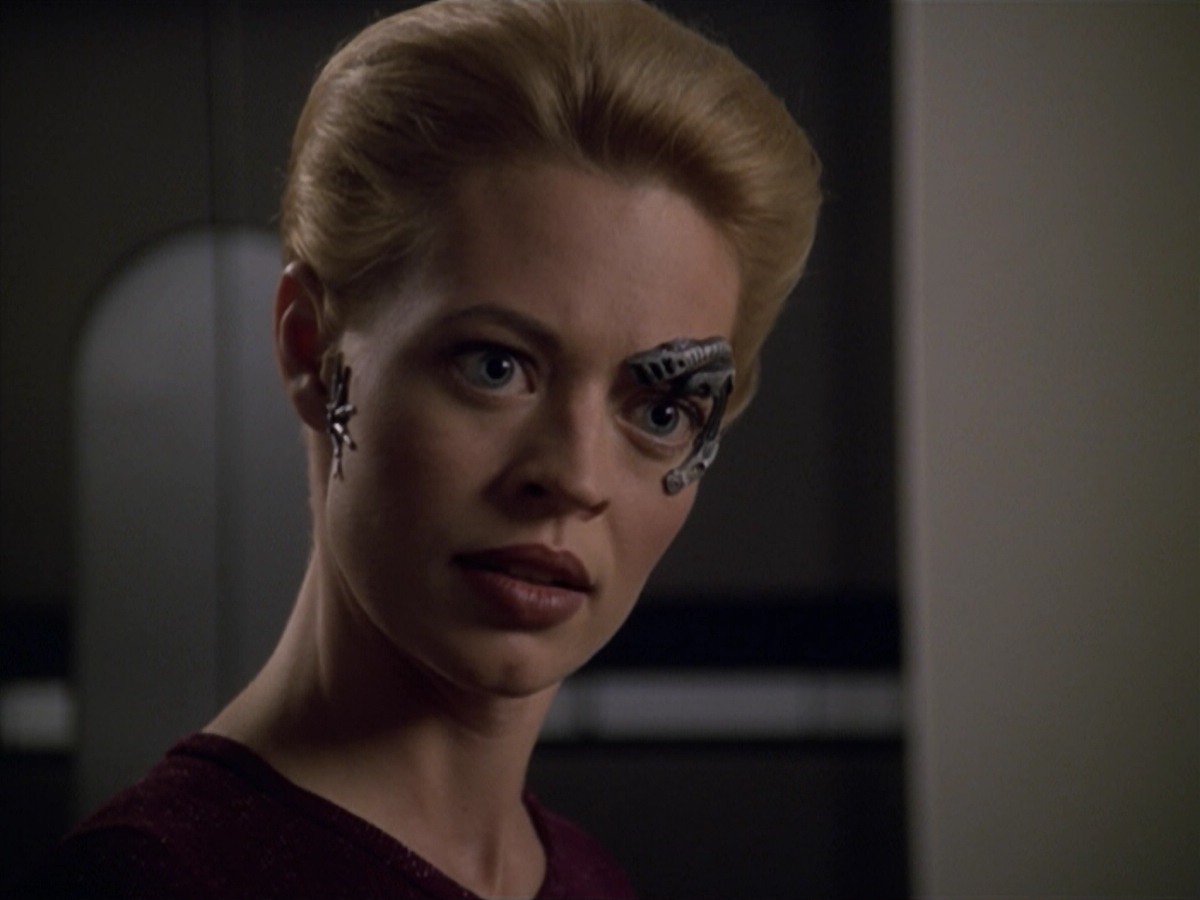 ariane179254_StarTrekVoyager_5x15_5x16_DarkFrontier_2892.jpg