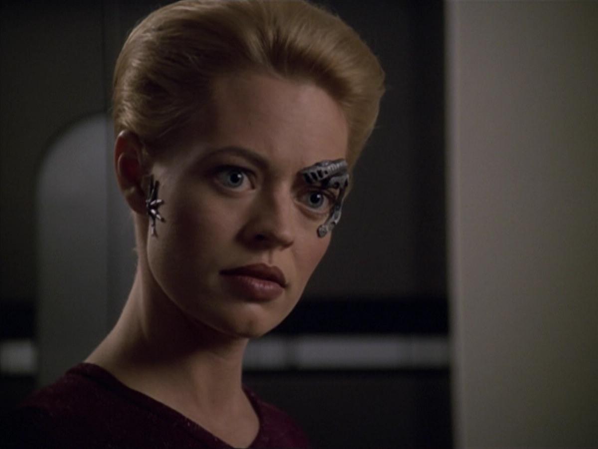 ariane179254_StarTrekVoyager_5x15_5x16_DarkFrontier_2902.jpg
