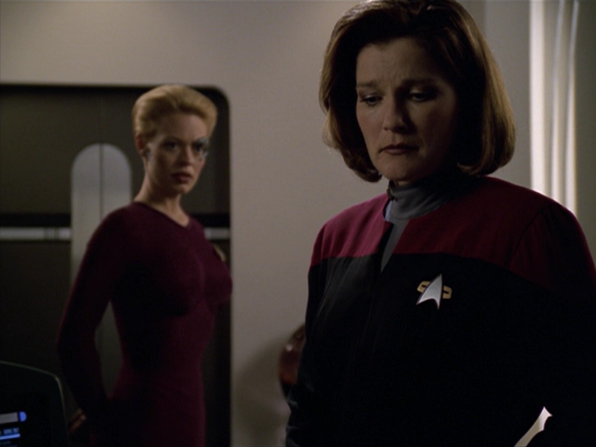 ariane179254_StarTrekVoyager_5x15_5x16_DarkFrontier_2921.jpg