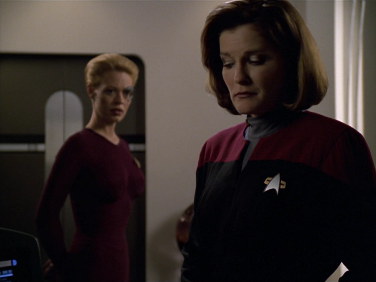 ariane179254_StarTrekVoyager_5x15_5x16_DarkFrontier_2923.jpg