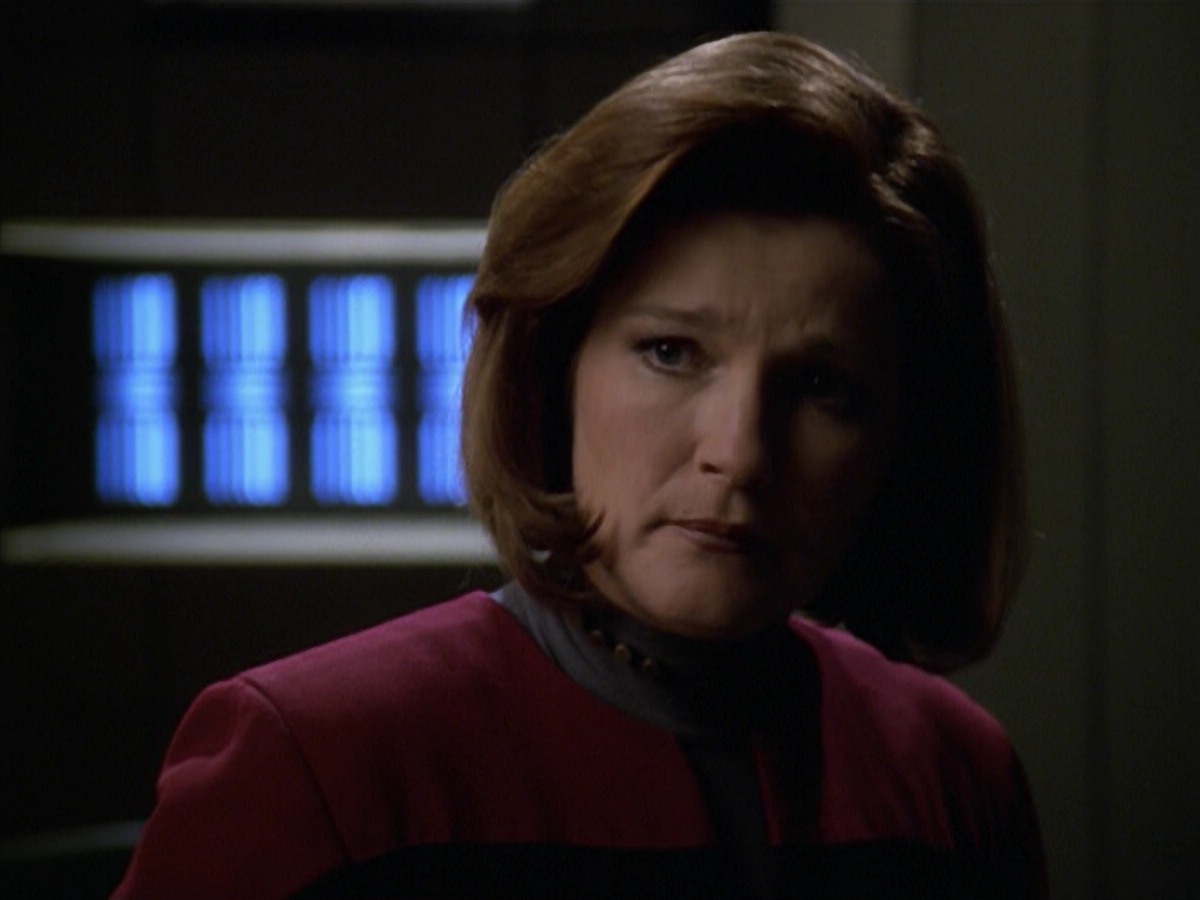 ariane179254_StarTrekVoyager_5x15_5x16_DarkFrontier_2930.jpg