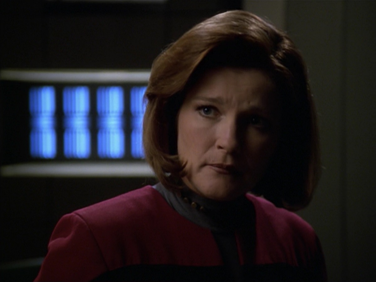 ariane179254_StarTrekVoyager_5x15_5x16_DarkFrontier_2931.jpg