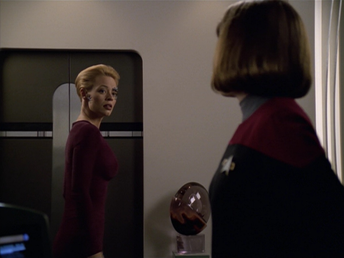 ariane179254_StarTrekVoyager_5x15_5x16_DarkFrontier_2940.jpg