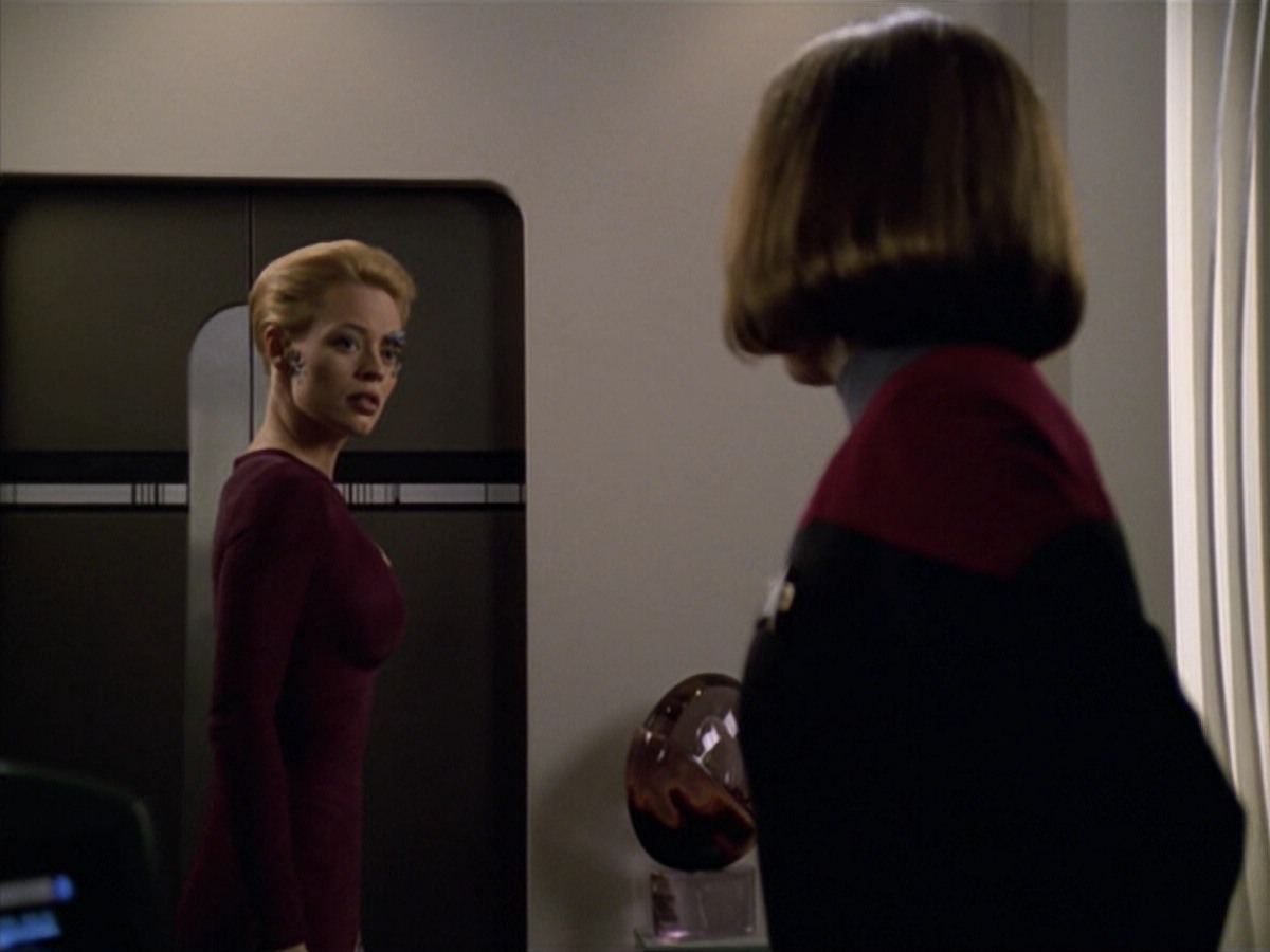 ariane179254_StarTrekVoyager_5x15_5x16_DarkFrontier_2941.jpg