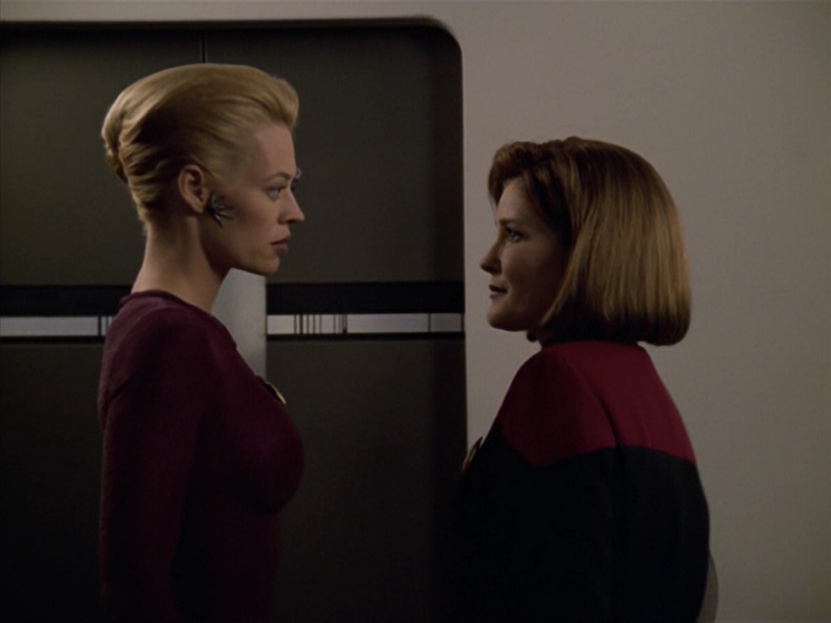 ariane179254_StarTrekVoyager_5x15_5x16_DarkFrontier_2945.jpg