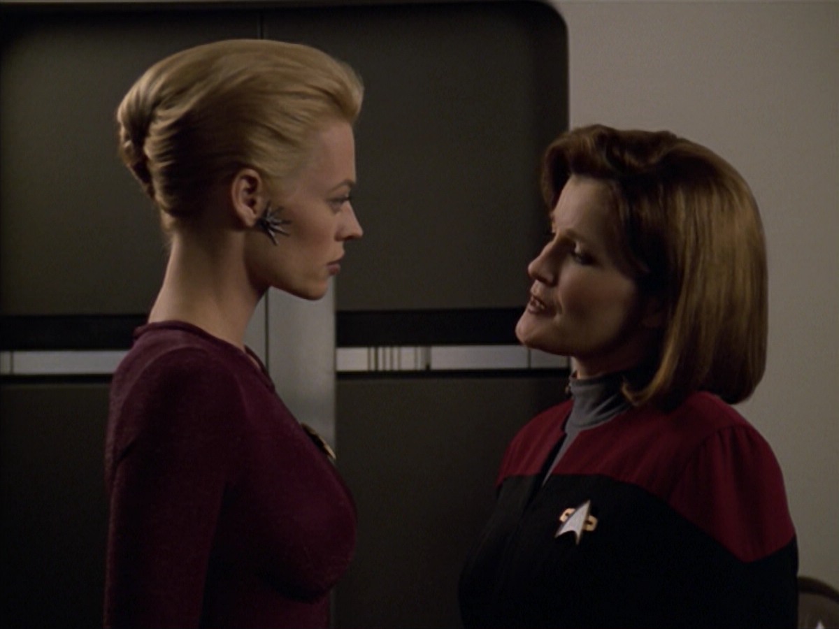 ariane179254_StarTrekVoyager_5x15_5x16_DarkFrontier_2953.jpg