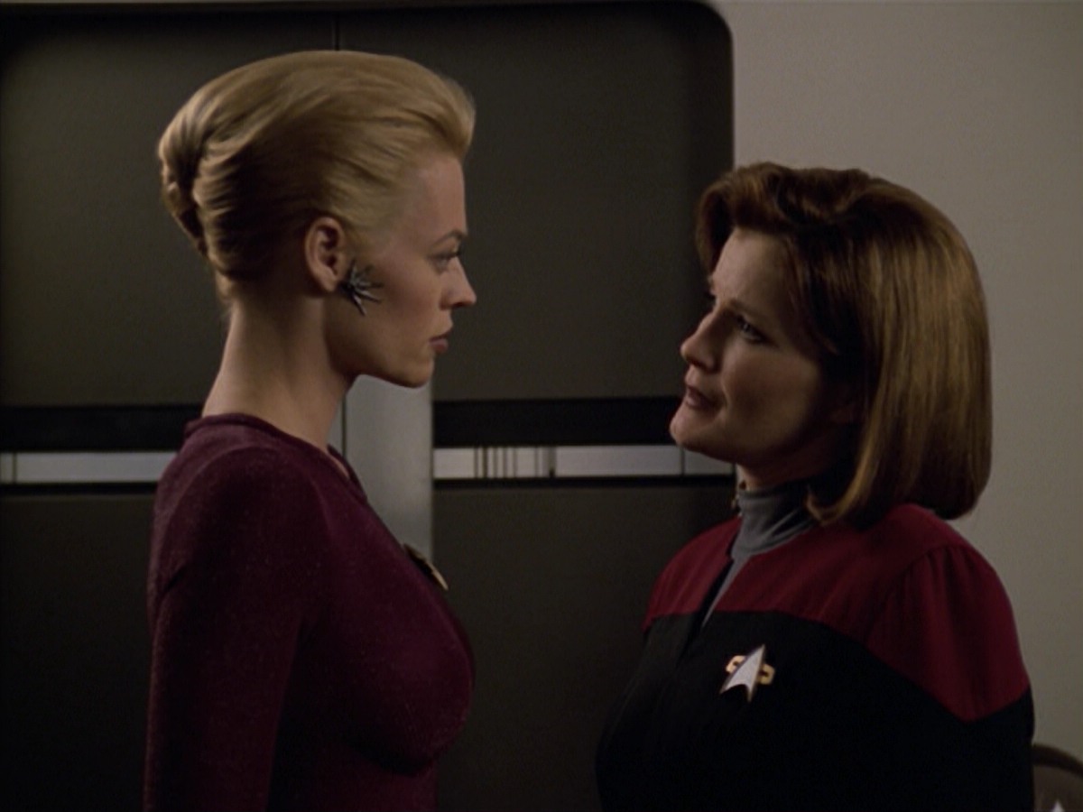 ariane179254_StarTrekVoyager_5x15_5x16_DarkFrontier_2955.jpg