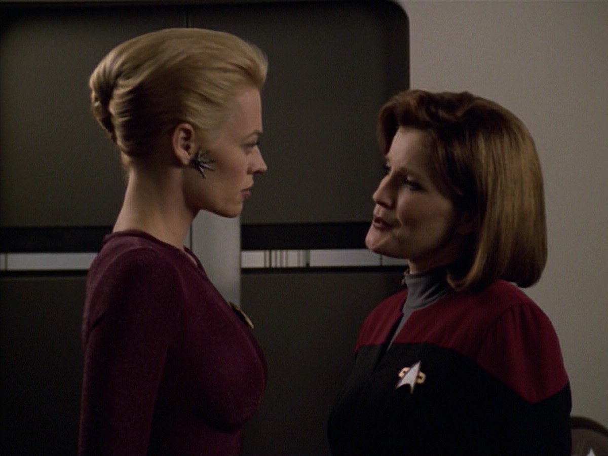 ariane179254_StarTrekVoyager_5x15_5x16_DarkFrontier_2963.jpg