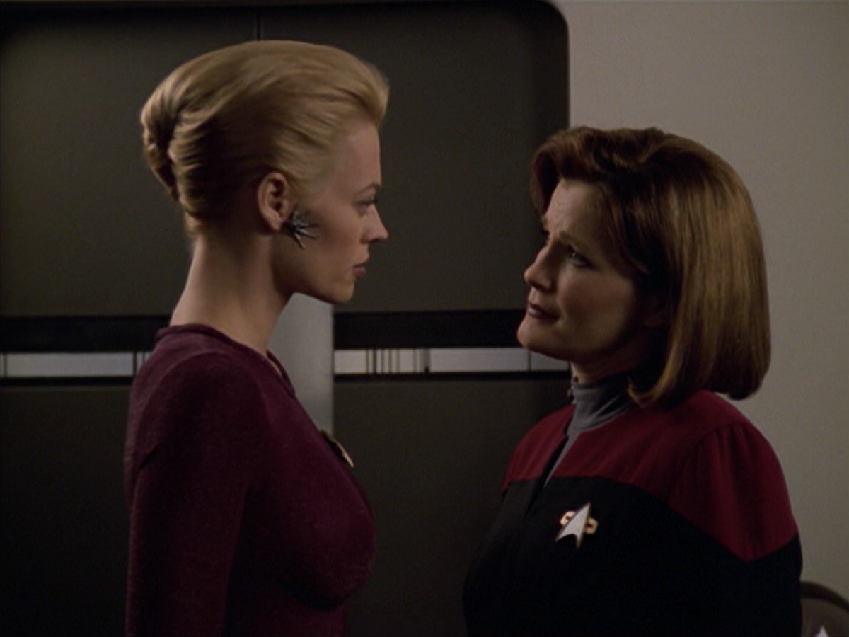 ariane179254_StarTrekVoyager_5x15_5x16_DarkFrontier_2967.jpg
