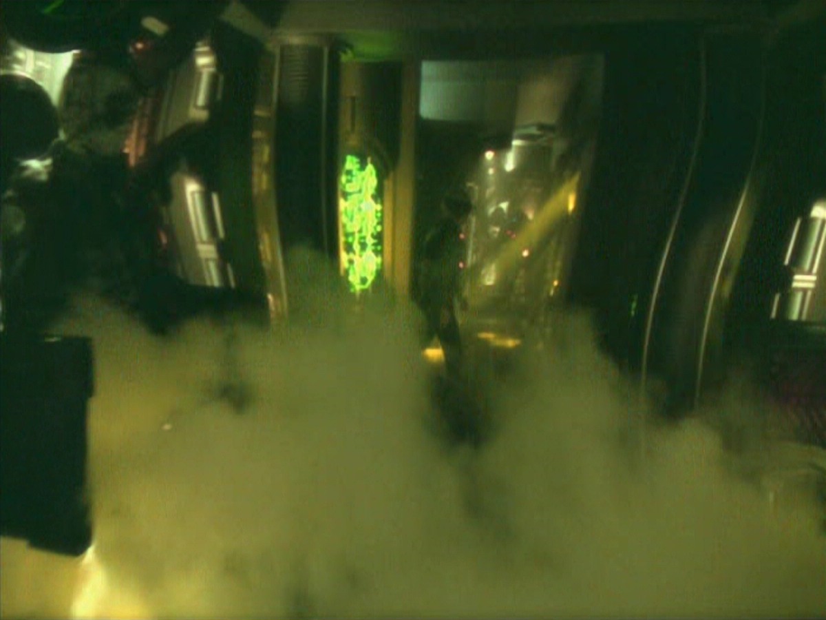 ariane179254_StarTrekVoyager_5x15_5x16_DarkFrontier_2995.jpg