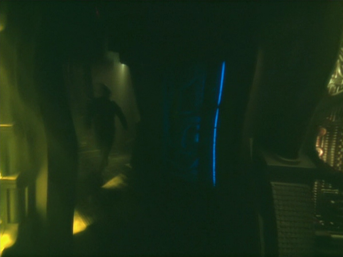 ariane179254_StarTrekVoyager_5x15_5x16_DarkFrontier_3006.jpg