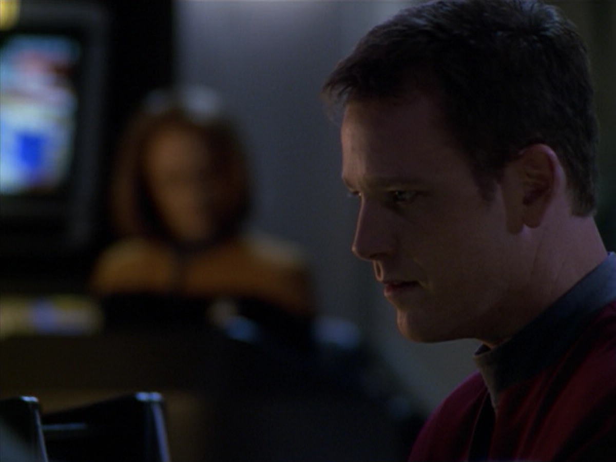 ariane179254_StarTrekVoyager_5x15_5x16_DarkFrontier_3043.jpg