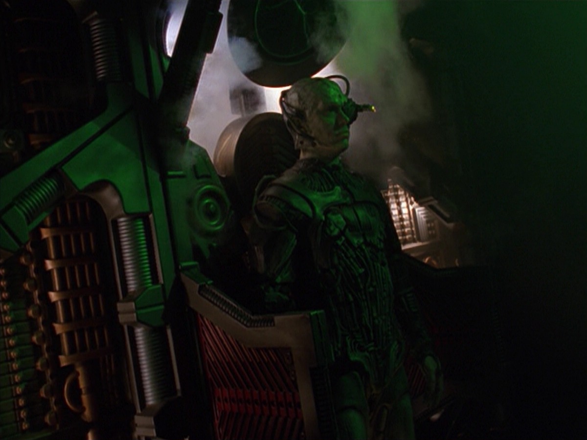 ariane179254_StarTrekVoyager_5x15_5x16_DarkFrontier_3087.jpg