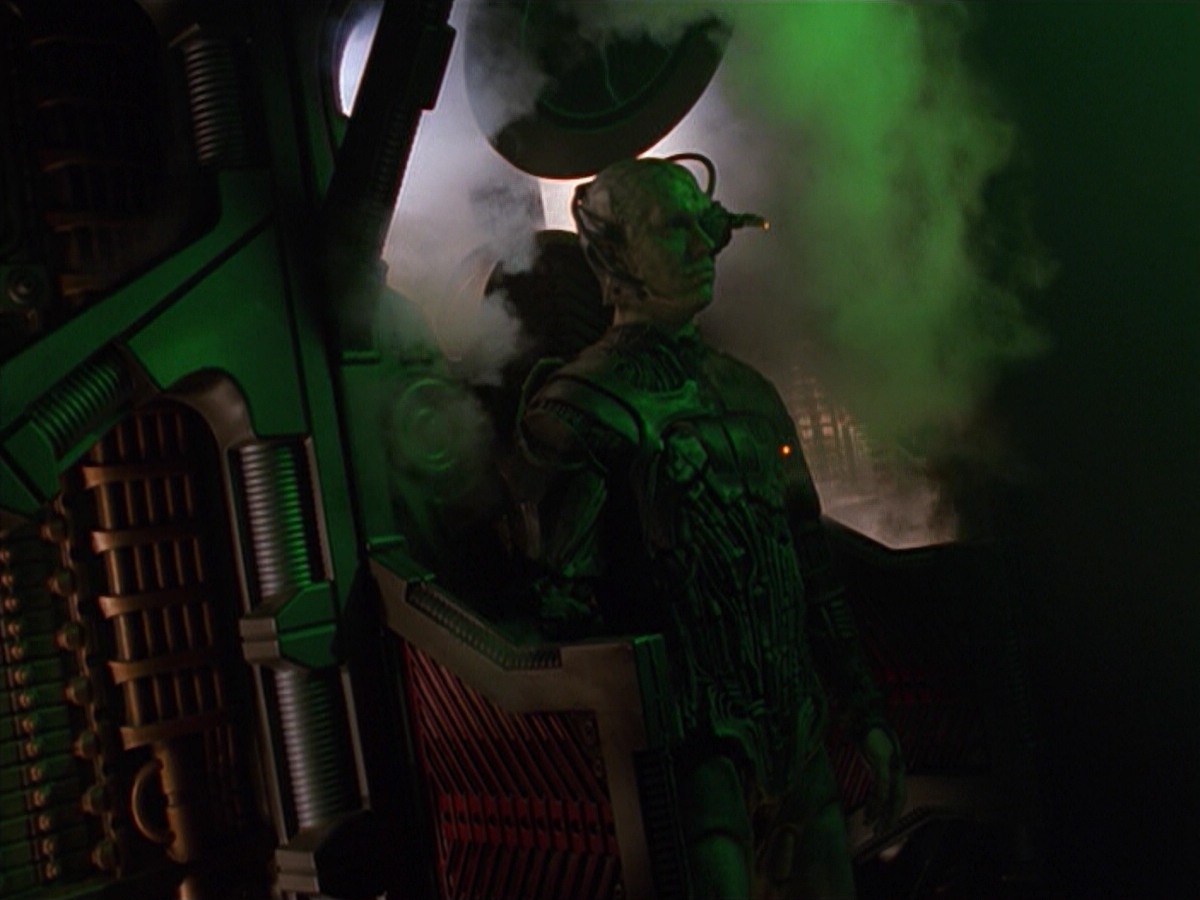 ariane179254_StarTrekVoyager_5x15_5x16_DarkFrontier_3088.jpg