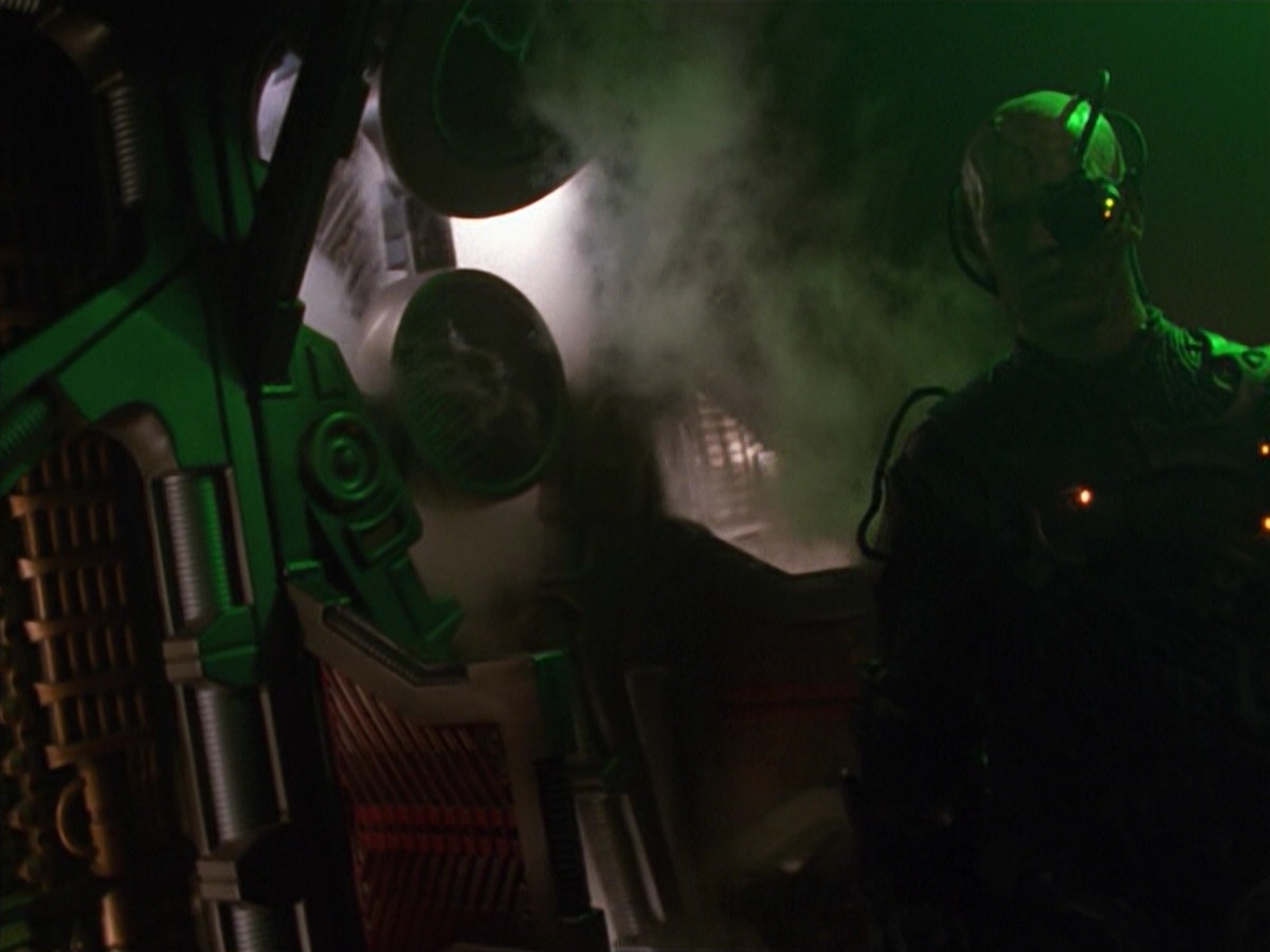 ariane179254_StarTrekVoyager_5x15_5x16_DarkFrontier_3091.jpg