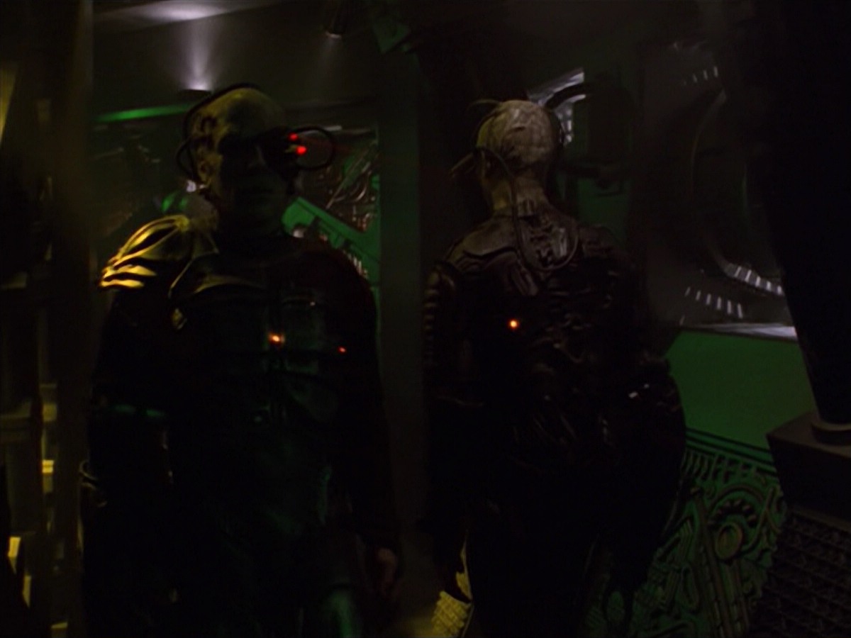 ariane179254_StarTrekVoyager_5x15_5x16_DarkFrontier_3097.jpg