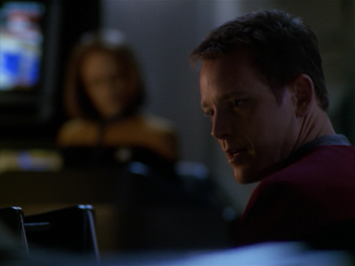 ariane179254_StarTrekVoyager_5x15_5x16_DarkFrontier_3099.jpg
